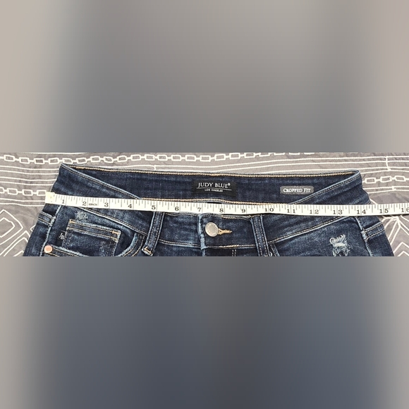 Judy Blue Midrise Distressed Cropped Straight Leg Jeans Size 5/27 - Picture 5 of 9